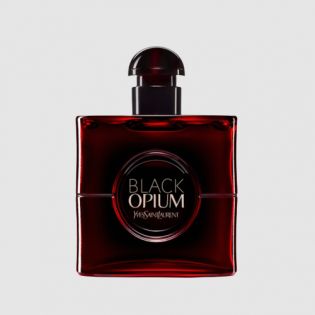 BLACK OPIUM EAU DE PARFUM SOBRE VERMELHO