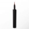 Delineador líquido com ponta de feltro Artliner Precision